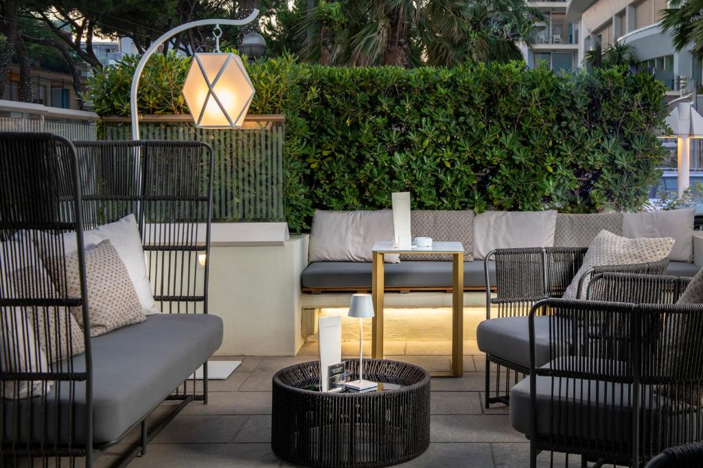 Hotel Ambasciatori - Resim 7