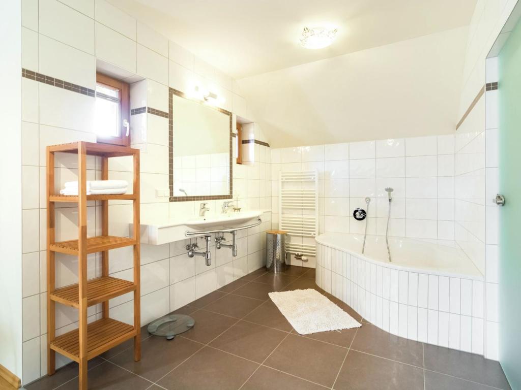 Fotografia z galérie ubytovania Chalet in ski area in Mauterndorf with sauna v destinácii Mauterndorf
