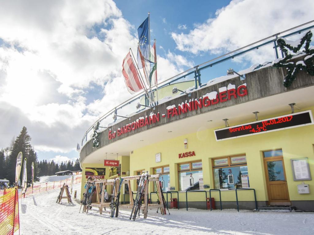 Fotografia z galérie ubytovania Chalet in ski area in Mauterndorf with sauna v destinácii Mauterndorf