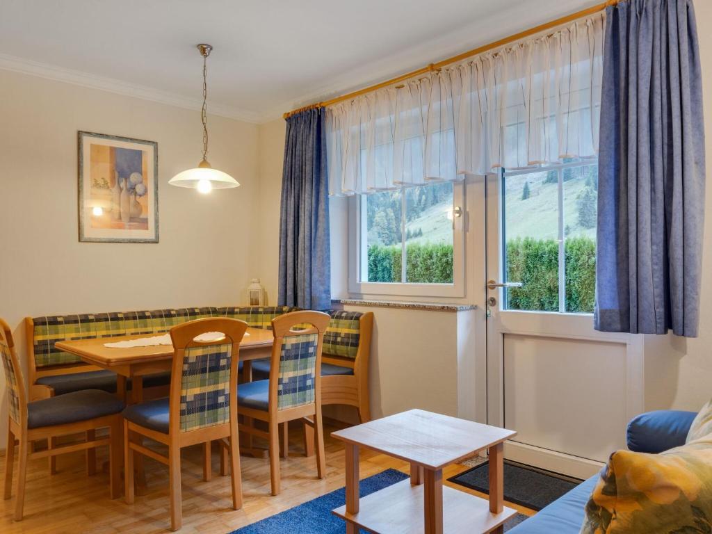 Posedenie v ubytovaní Modern apartment in Salzburger with terrace
