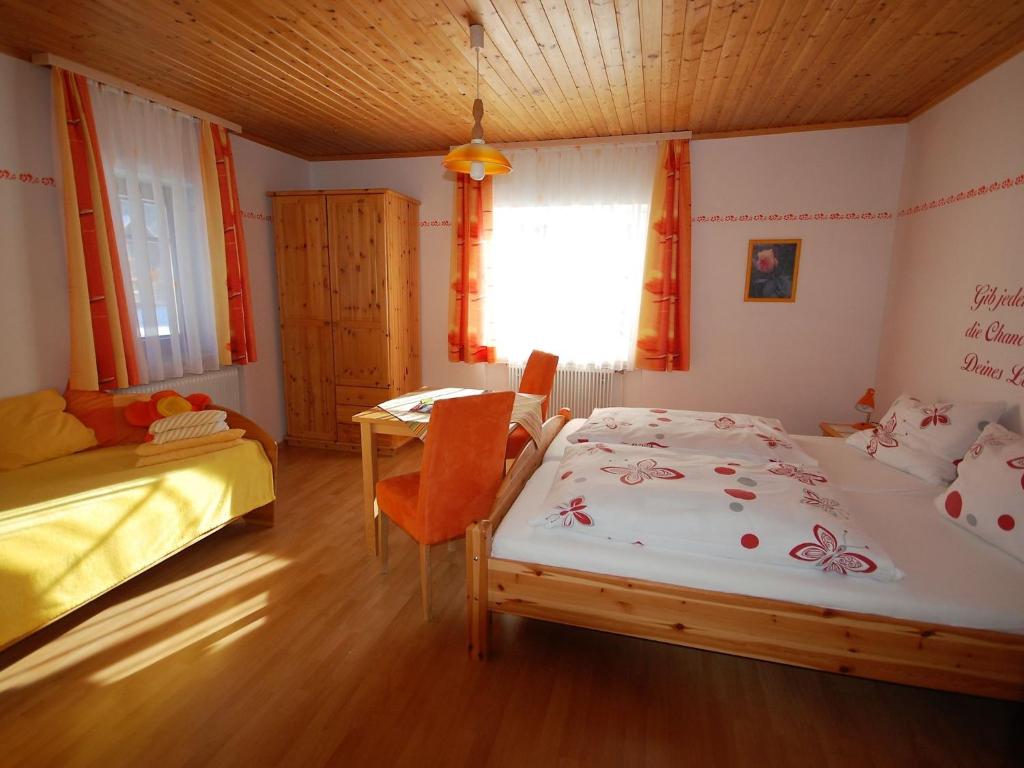 Postel nebo postele na pokoji v ubytování Renovated holiday home in the mountains