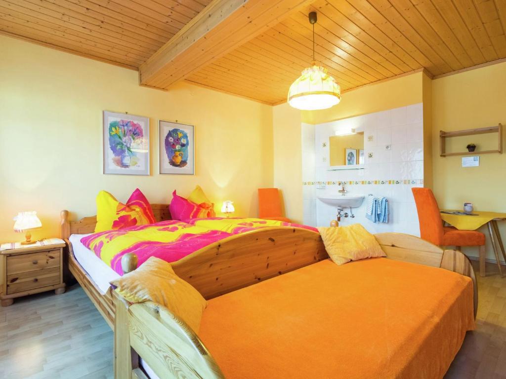Postel nebo postele na pokoji v ubytování Renovated holiday home in the mountains