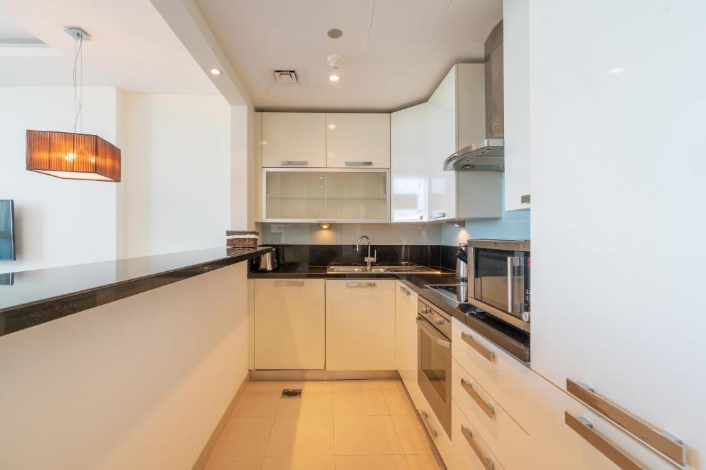 Royal Club By RVHR, Bonnington Residential Tower - JLT - Apartamento Estándar
