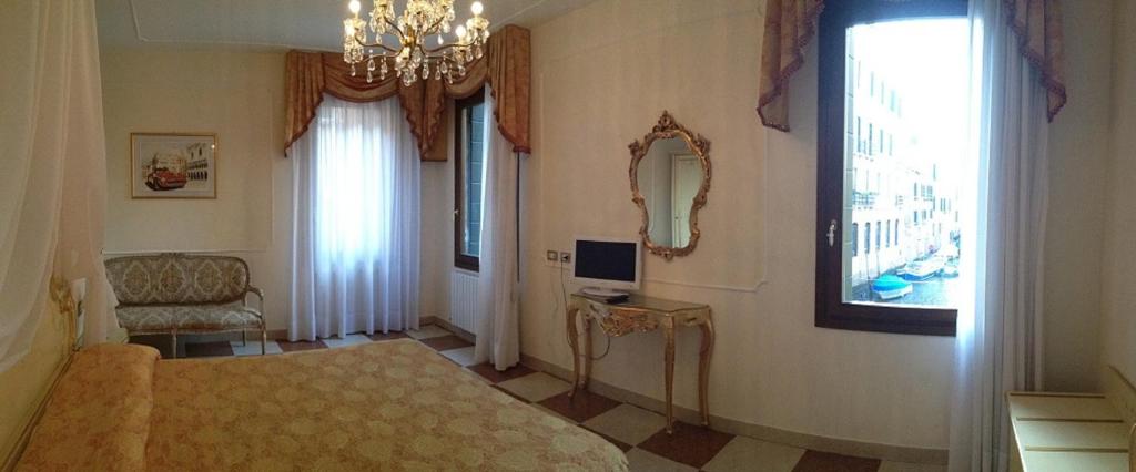 Gallery image of Hotel Marte in Venice