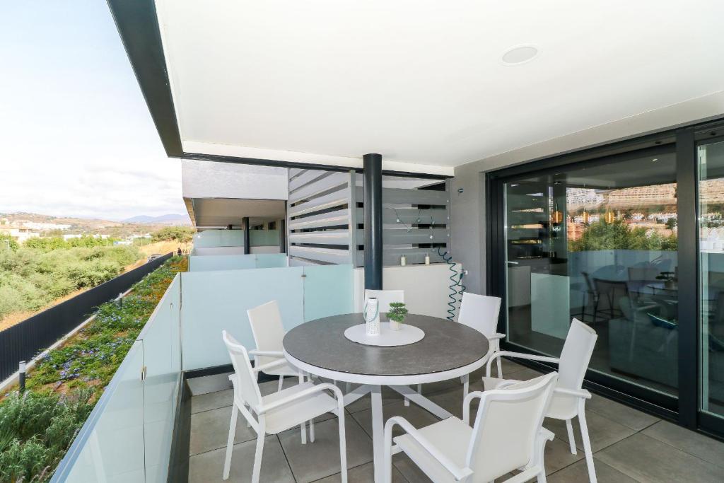 Balkon lub taras w obiekcie Brand new luxury apartment in Cala Serena