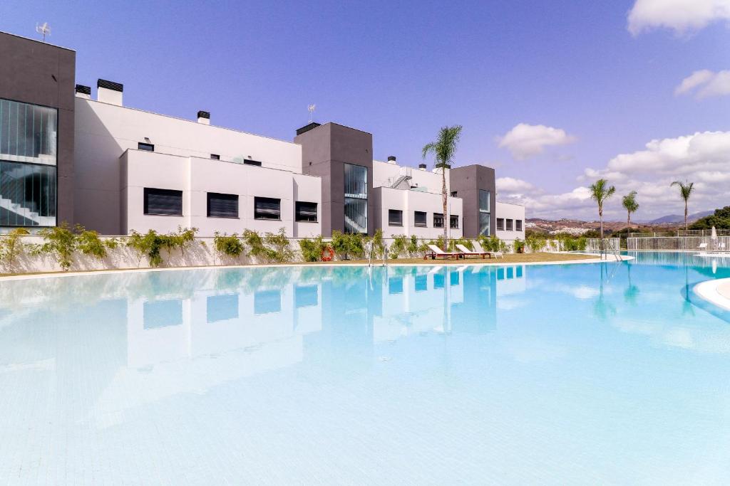 Basen w obiekcie Brand new luxury apartment in Cala Serena lub w pobliżu