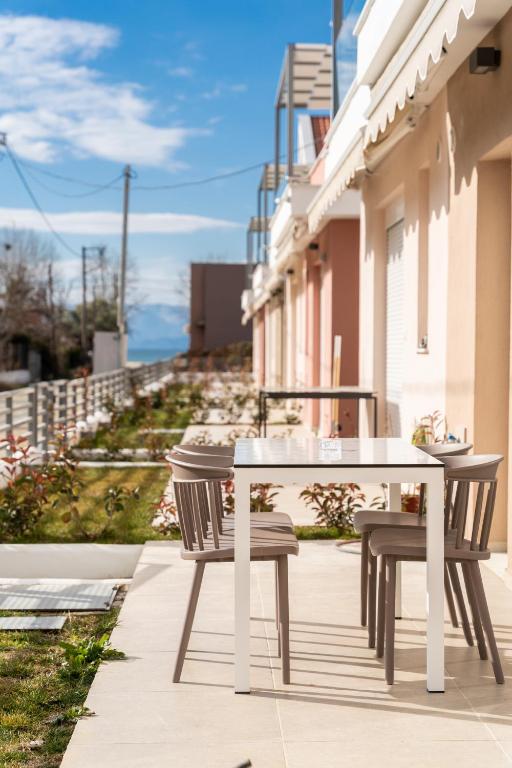 Balkón nebo terasa v ubytování Dionysos Residential Complex