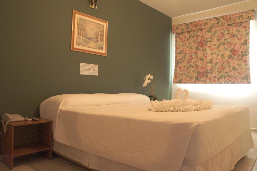 Quarto com 2 Camas de Solteiro