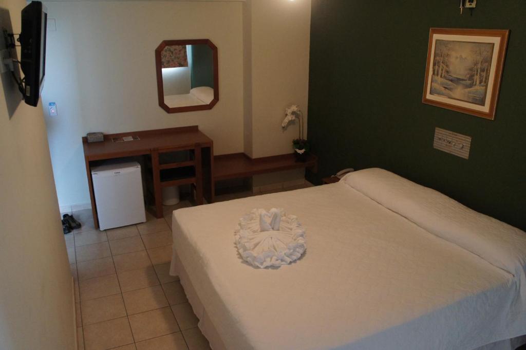 Quarto com 2 Camas de Solteiro