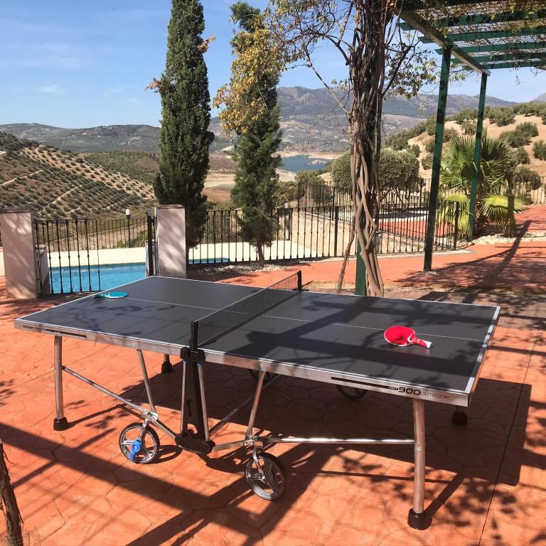 Bazén v ubytování Cortijo Rocas Altas nebo v jeho okolí