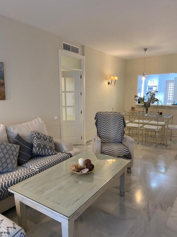 Posedenie v ubytovaní APARTAMENTO PLAYA DEL INFANTE-GOLF Costa Ballena