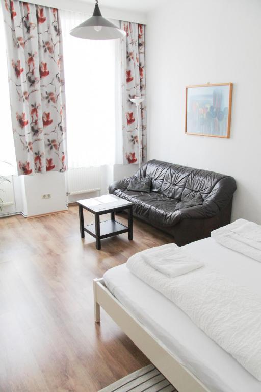 Vienna4you App 10 you are welcome - Two-Bedroom Apartment