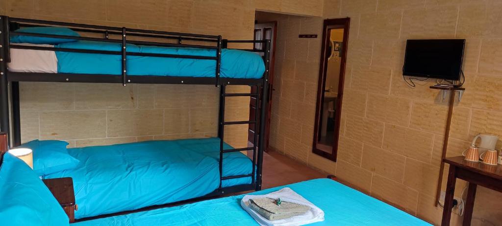 Grotto's Paradise B&B - 8