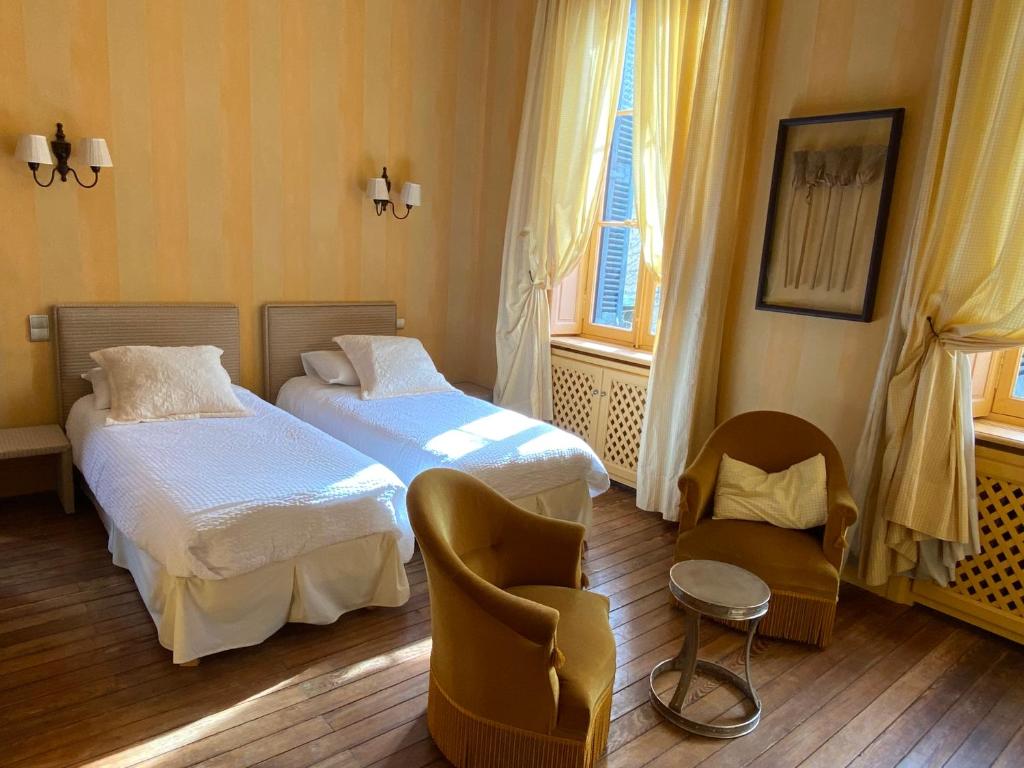Demeure Saint Louis Historic manor, air-conditioned, free private parking, City 700m, WIFI, view - Queen Room With Garden View