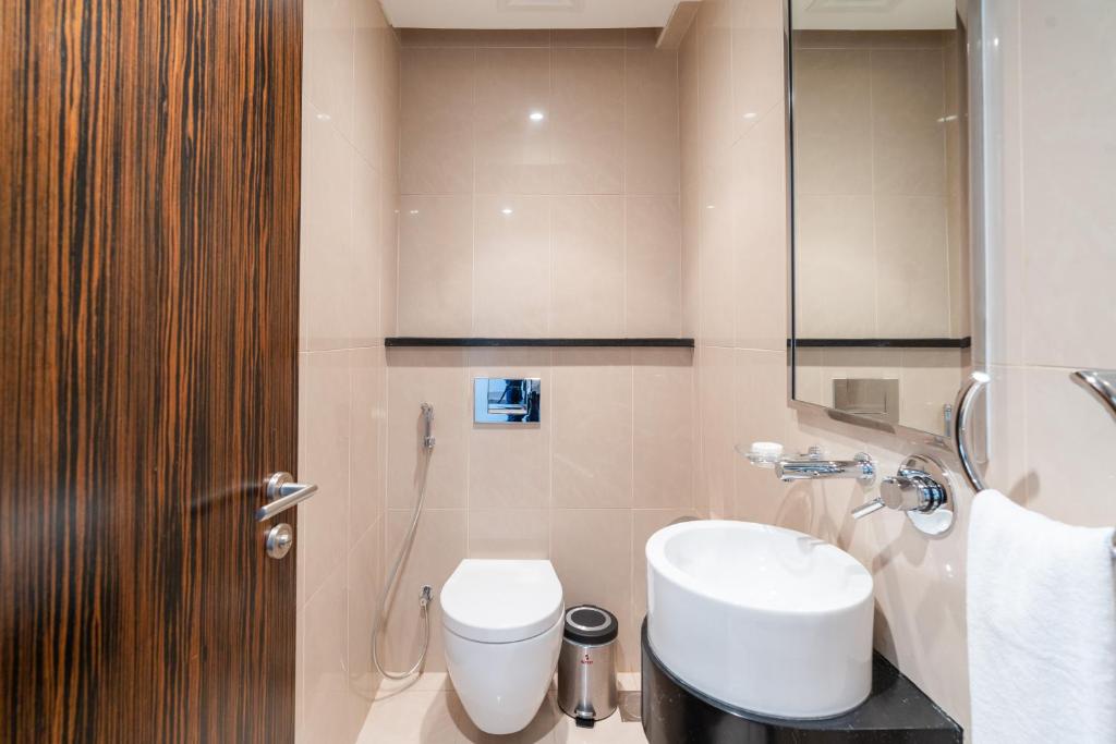 Royal Club By RVHR, Bonnington Residential Tower - JLT - Apartamento De Tres Habitaciones