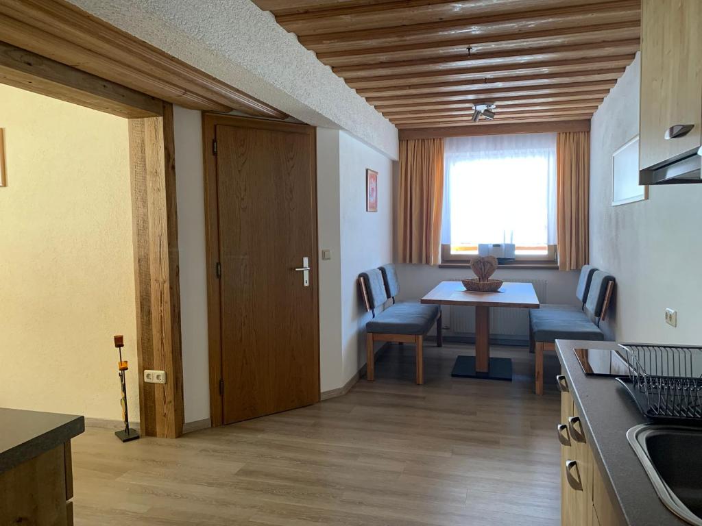 Kuchyň nebo kuchyňský kout v ubytování Haus Hermi