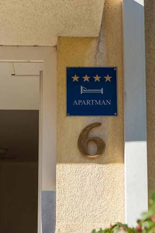 Certifikát, ocenenie alebo iný dokument vystavený v ubytovaní Blumarine Apartments