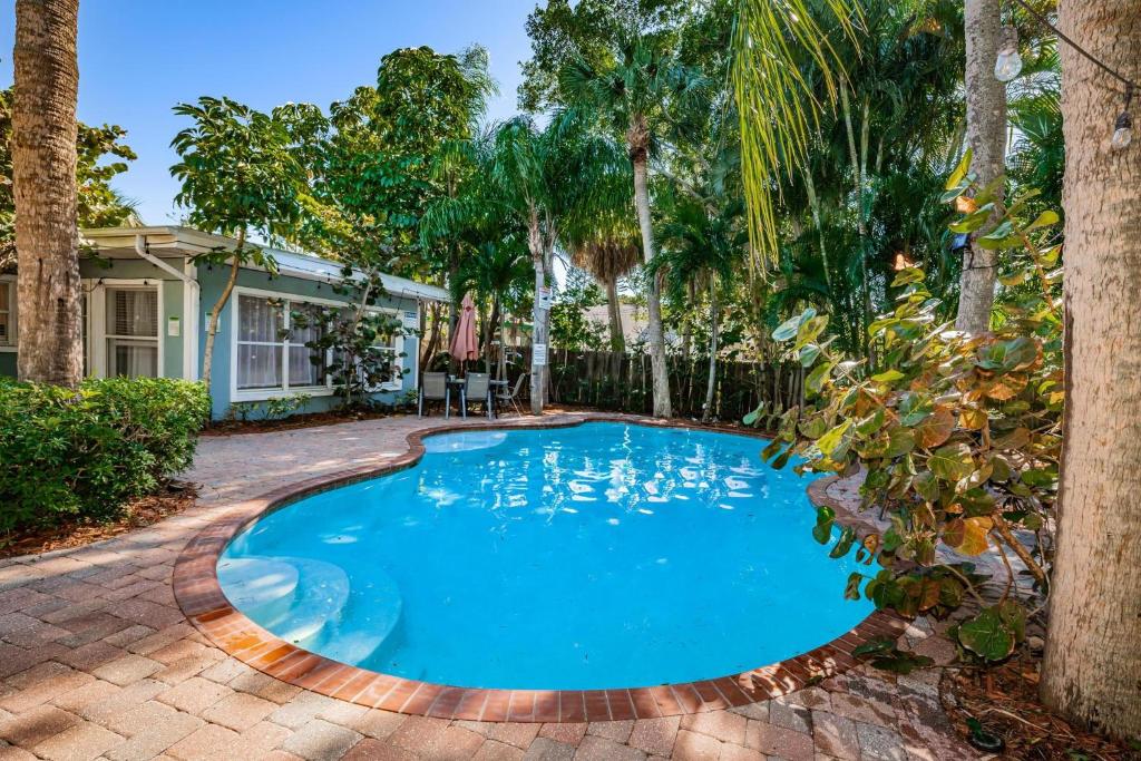 Bazén v ubytování Lantana Cabana nebo v jeho okolí