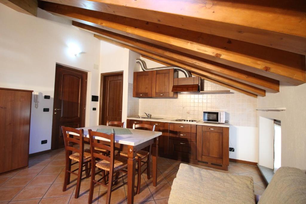 Kuchnia lub aneks kuchenny w obiekcie Residence Aquila - Mono Corno Vitello