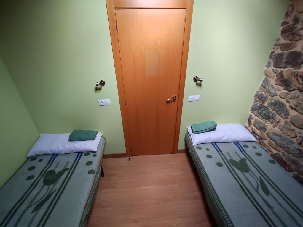 Albergue El Rebezo - Einzelbett Im Gemischten Schlafsaal