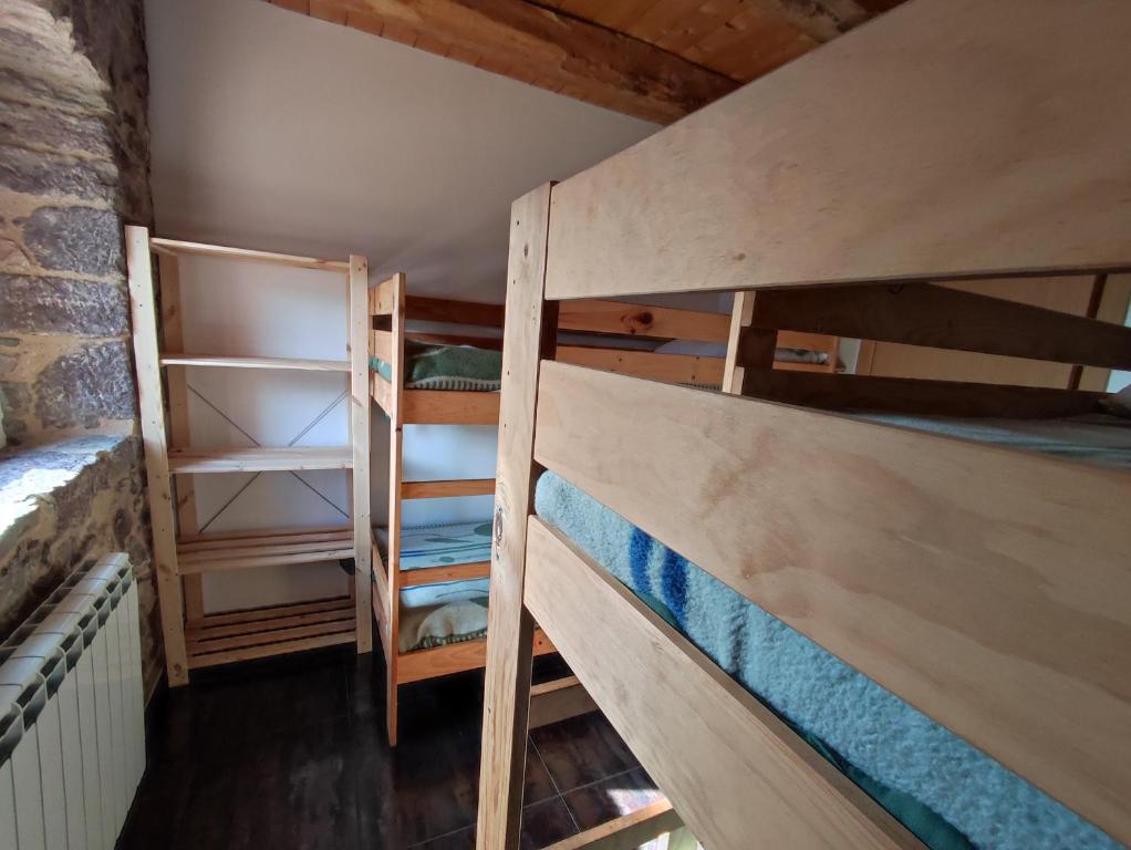 Albergue El Rebezo - Bett Im Schlafsaal Mit 4 Betten