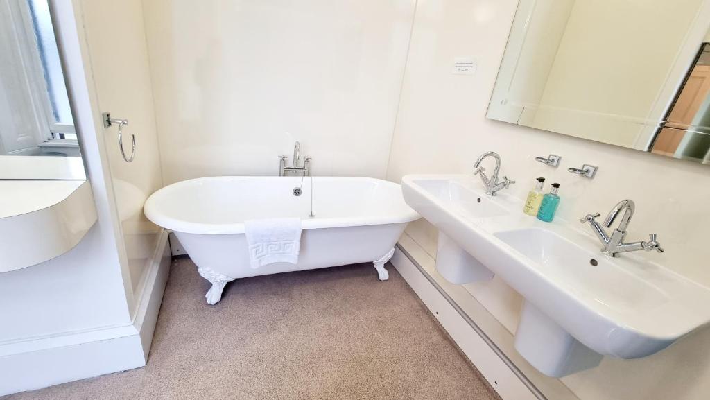 The Guards Hotel - Resim 15