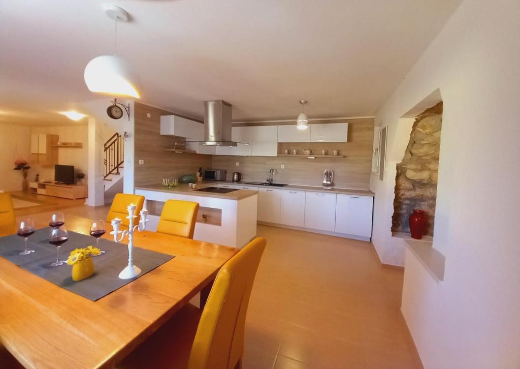 Kuchyň nebo kuchyňský kout v ubytování Holiday Home Crikvenica-Kraljevica