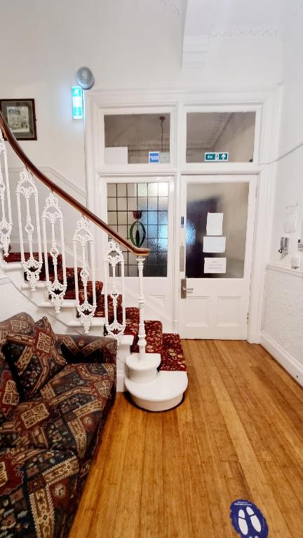 The Guards Hotel - Resim 5