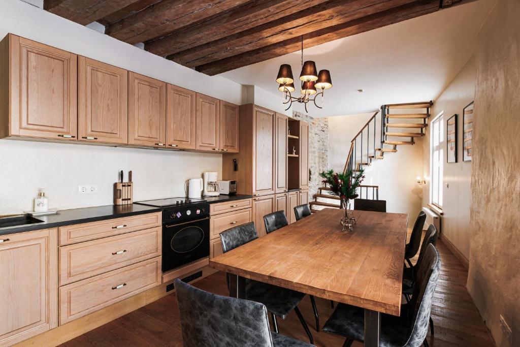 Kuchyň nebo kuchyňský kout v ubytování AirHome - Kuninga Apartment