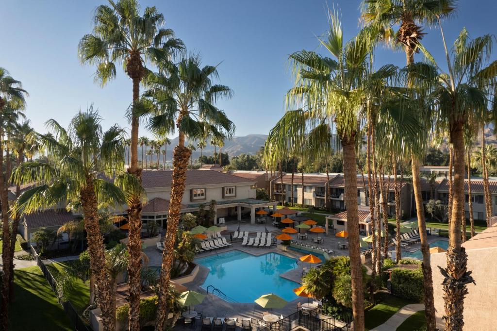 Bazén v ubytování Hyatt Vacation Club at Desert Oasis nebo v jeho okolí