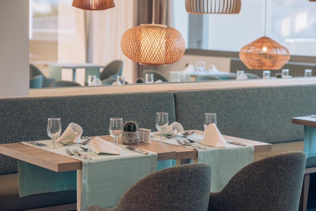 Restaurace v ubytování Iberostar Waves Cala Domingos All Inclusive