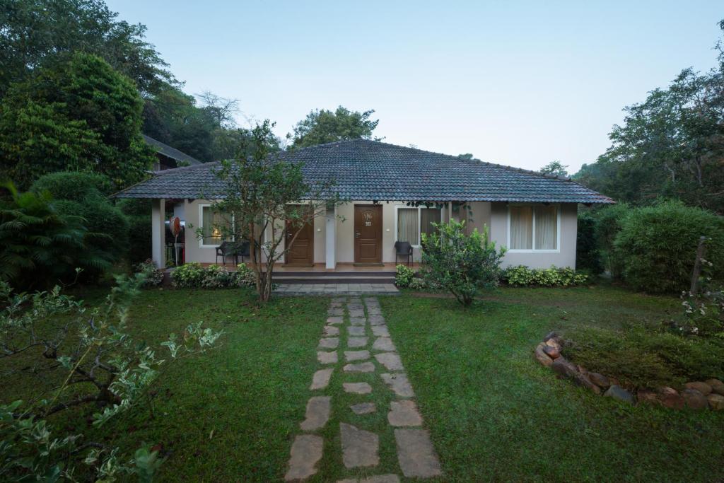 Zahrada ubytování Abad Brookside Wayanad