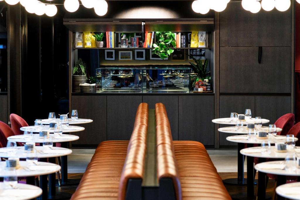 Radisson RED Hotel, Vienna - Resim 27