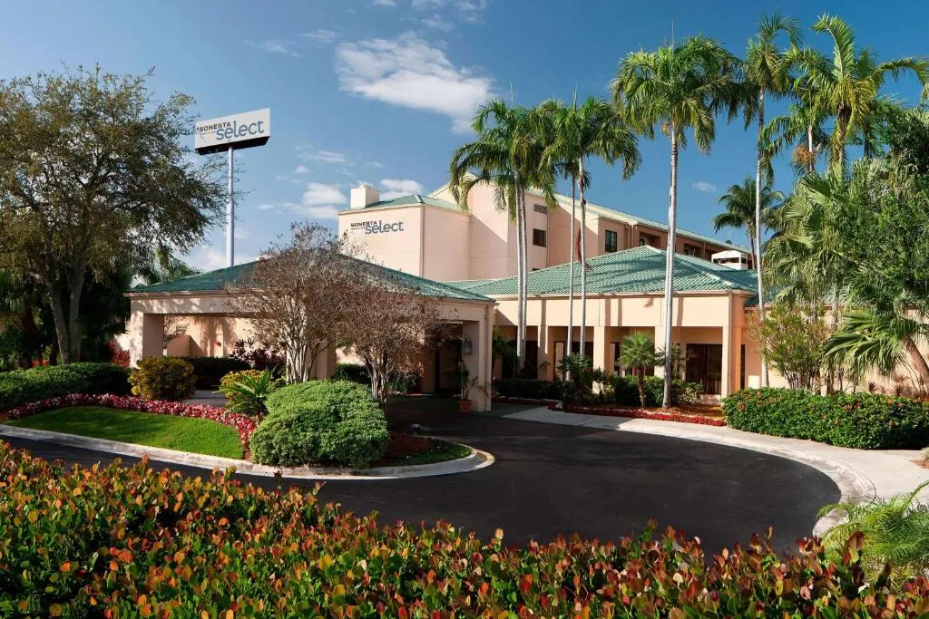 Sonesta Select Miami Lakes in Miami