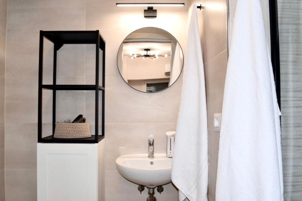 A bathroom at Guest House Dema Vatican Suites