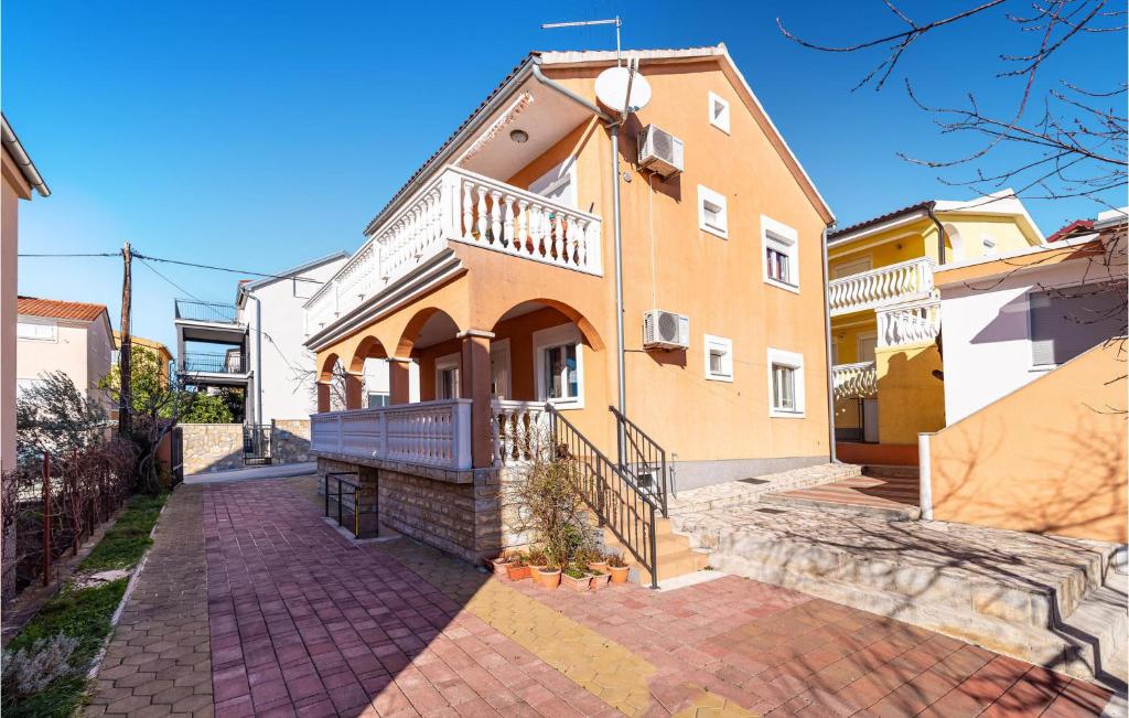 Budynek, w którym mieści się apartament