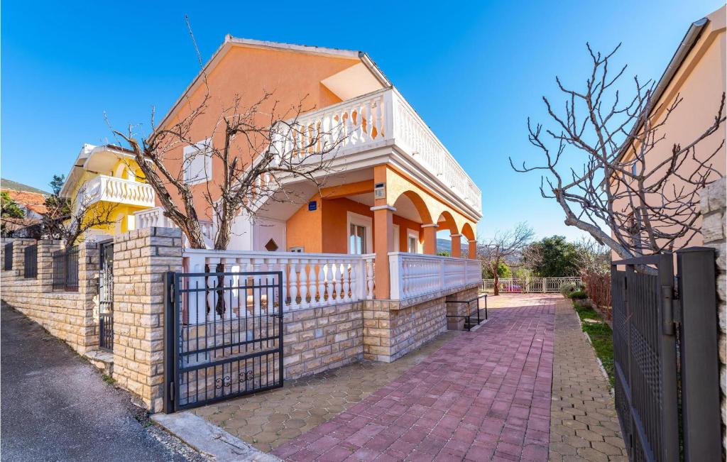 Budynek, w którym mieści się apartament