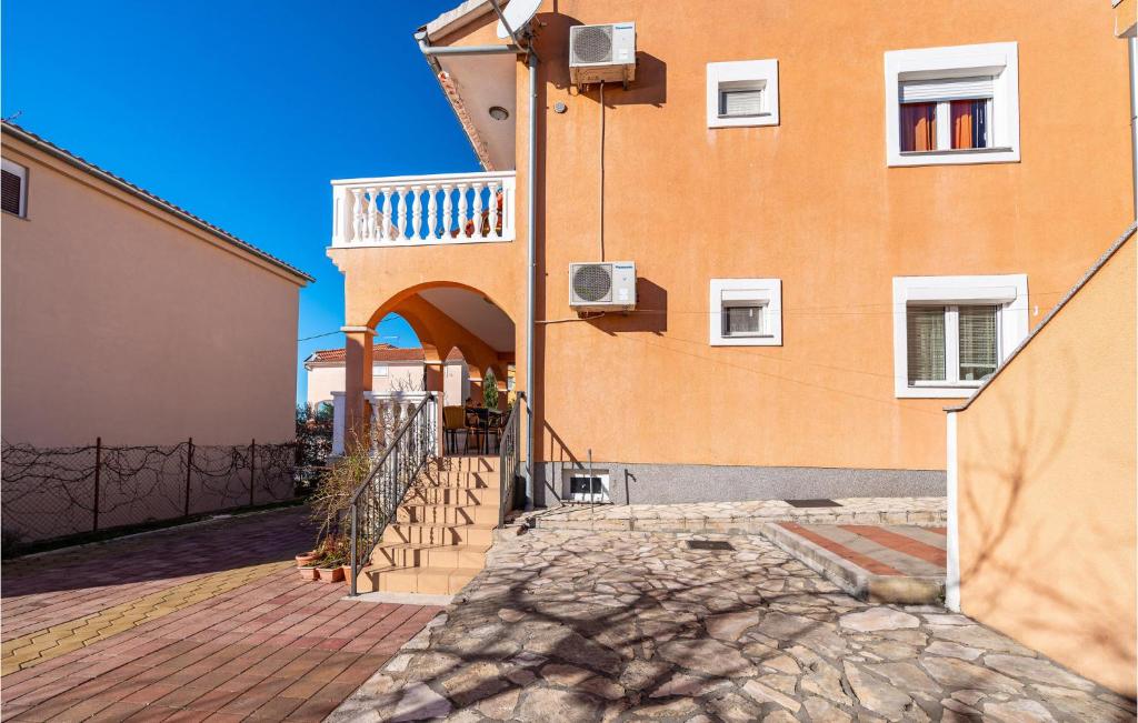 Budynek, w którym mieści się apartament