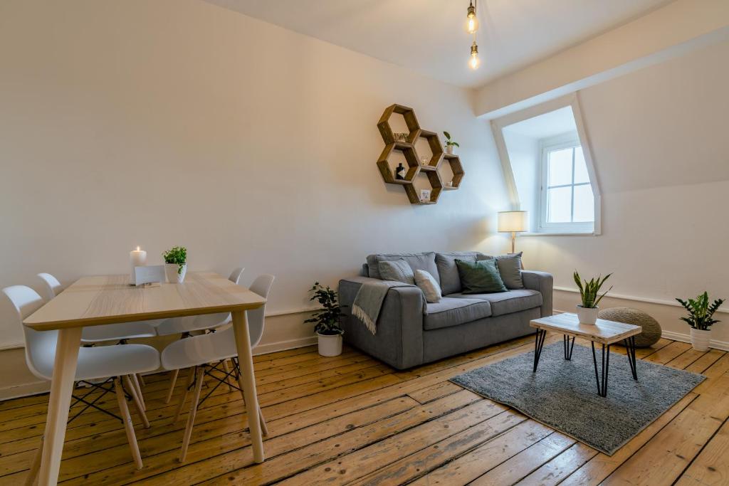 Posezení v ubytování Eigene Wohnung im Stadtzentrum mit wunderschöner Dachterrasse