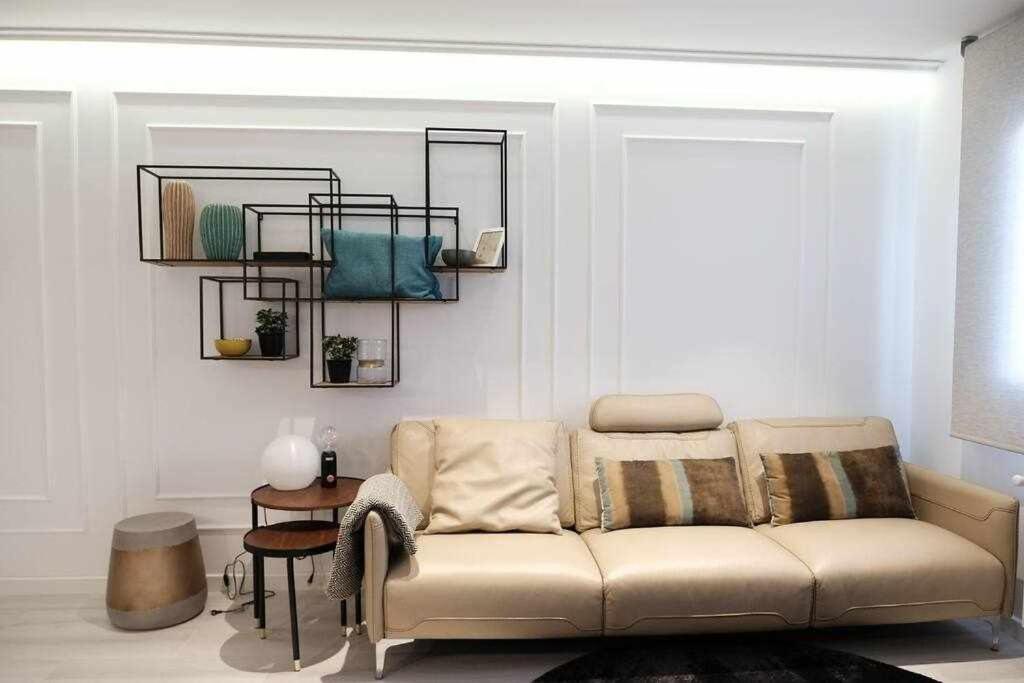 A seating area at Apartamento alameda