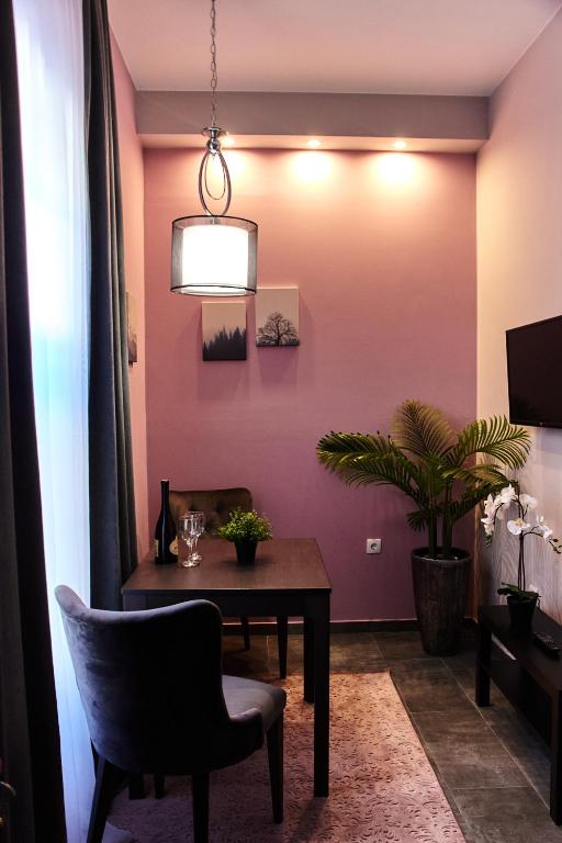 TV o dispositivi per l'intrattenimento presso Restoran Orijent 5