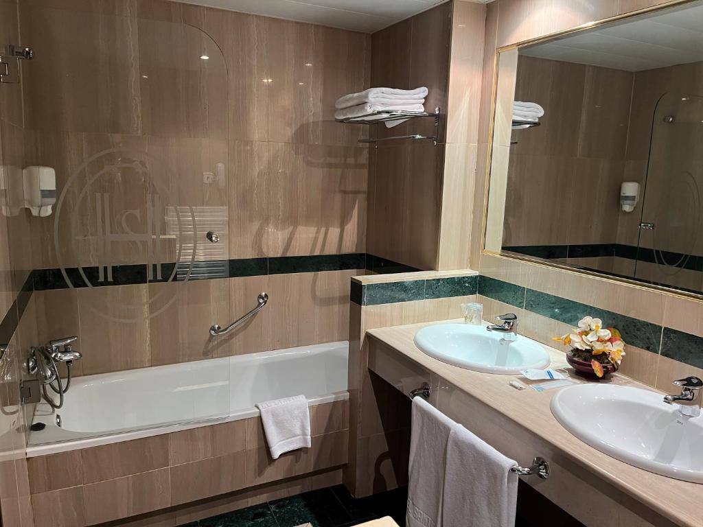 Santiago, Linares – Updated 2022 Prices