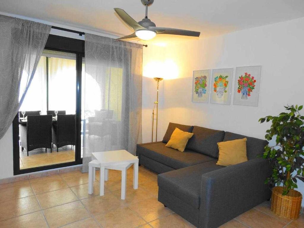 Posedenie v ubytovaní Apartamento en Jardines de Zahara F4A