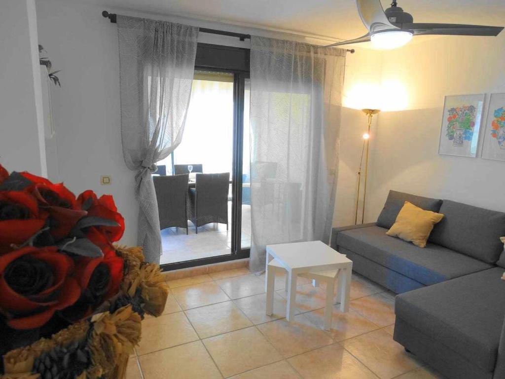 Posedenie v ubytovaní Apartamento en Jardines de Zahara F4A