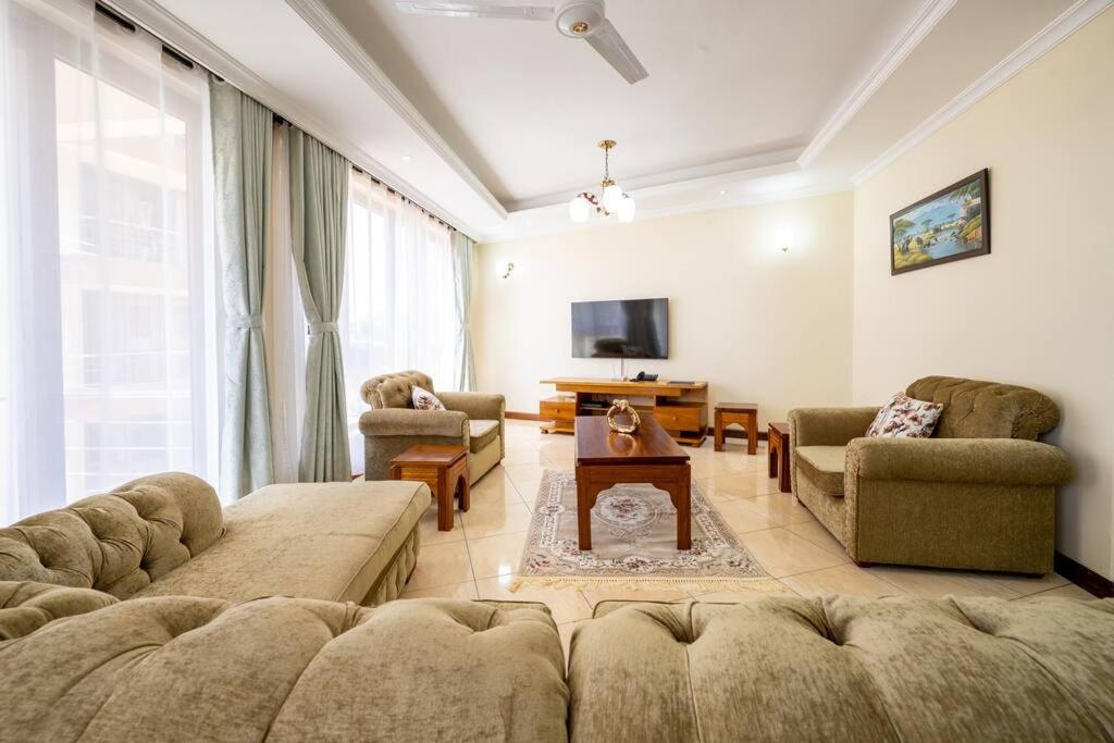 Luxury 3BR Nyali Beachfront Apartment - 3 Min Walk - Appartement De Trois Chambres