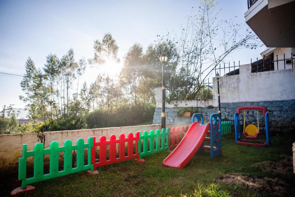 Herní místnost nebo prostor pro děti v ubytování Vista Suites Doddabetta Ooty By Bestinn Leisure