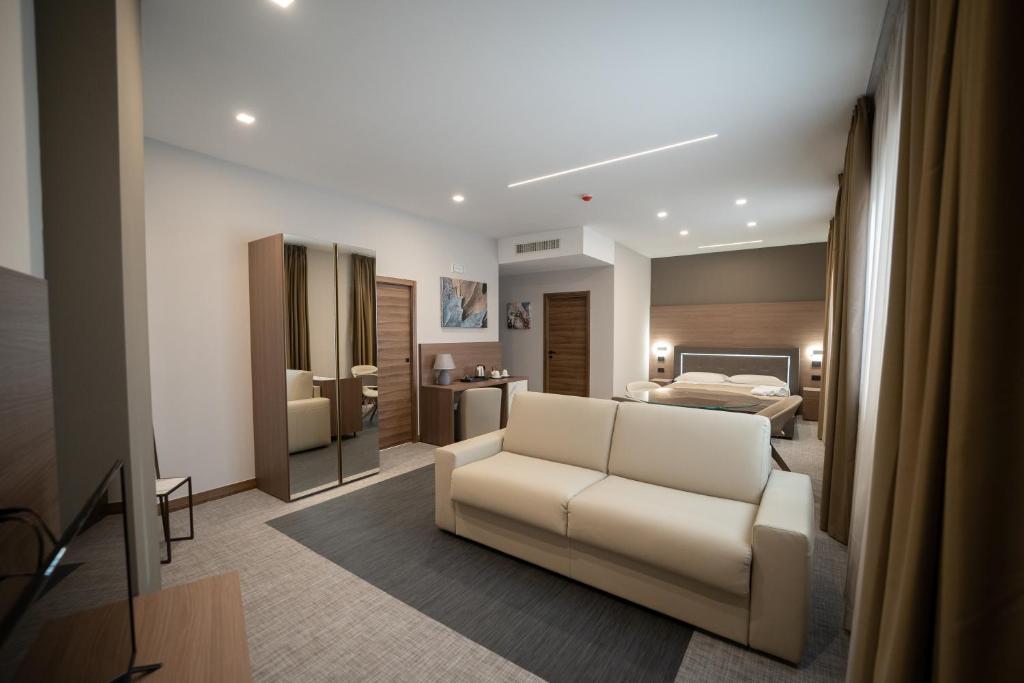 Posezení v ubytování Building Hotel