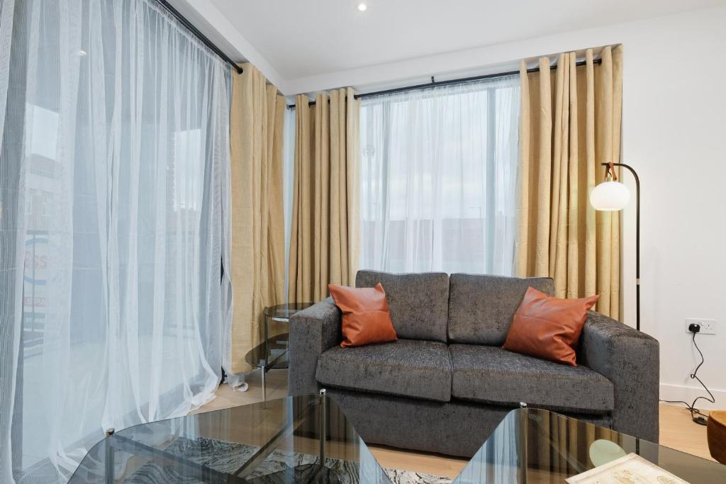 Belmore 1 & 2 Bedroom Luxury Apartments with Parking in Stanmore, North West By 360 Stays London - Apartamento De Dos Dormitorios