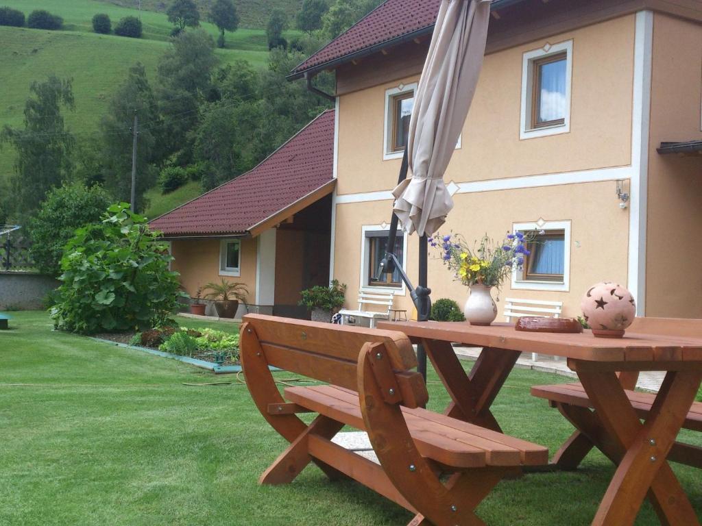 A garden outside Apartment in Rennweg near Katschberg Ski Area