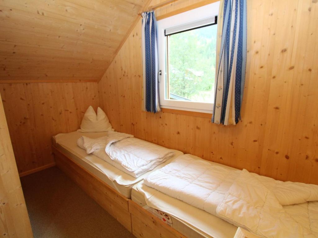 Postel nebo postele na pokoji v ubytování Chalet in Stadl an der Mur near Ski Slopes